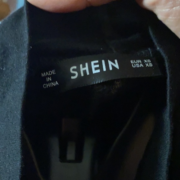 Fun T-shirt with black neck band - Picture 6 of 6